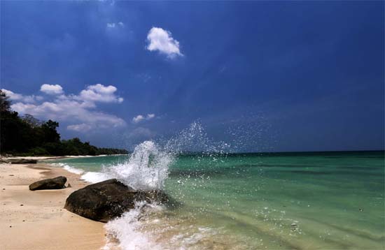 Andaman Lagoons - Popuplar Destination, Place to Visit or Sightseeing - Kalapatthar Beach at Havelock Island in Andaman Islands