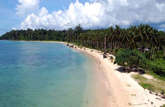 Andaman Lagoons - Popuplar Destination, Place to Visit or Sightseeing - Wandoor Beach at Port Blair in Andaman Islands